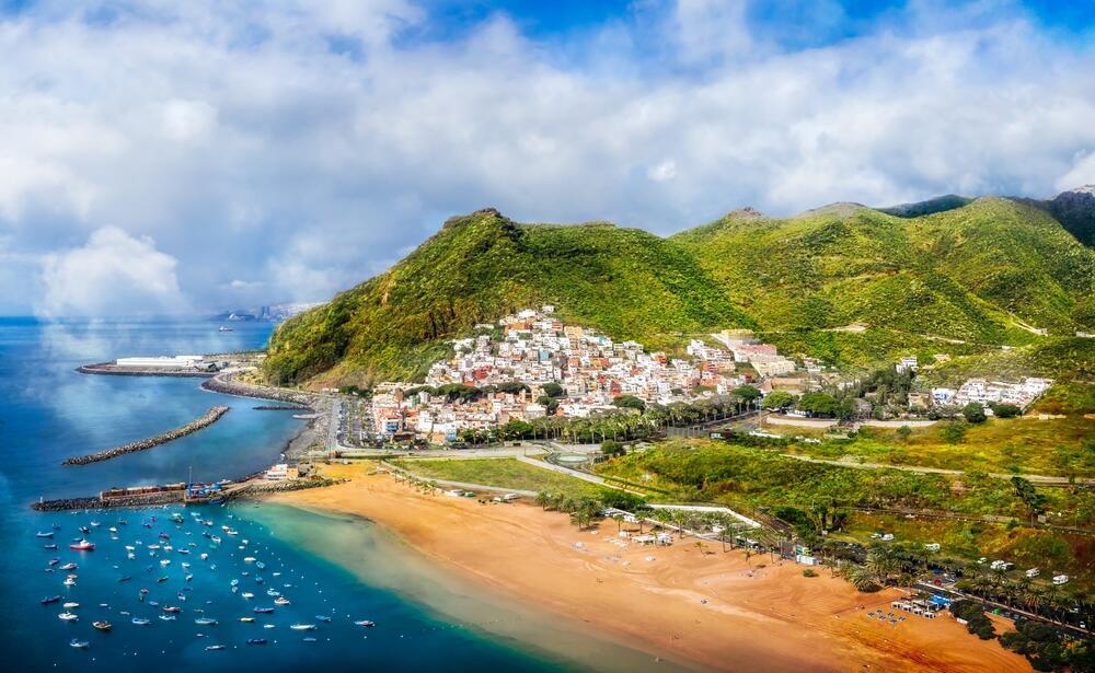 Tenerife, Spain (Photo: Balate.Dorin / shutterstock) חוף לאס טרסיטאס, טנריף, האיים הקנריים, ספרד