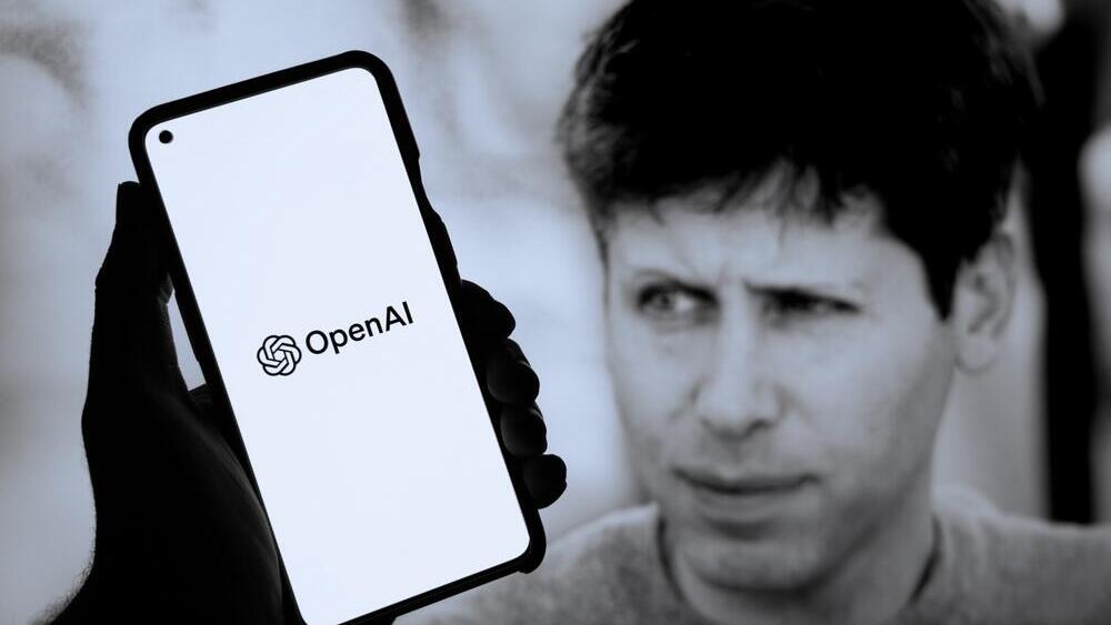 A portable, screenless device powered by ChatGPT (Photo: Shutterstock) סם אלטמן, chat gpt, openAI
