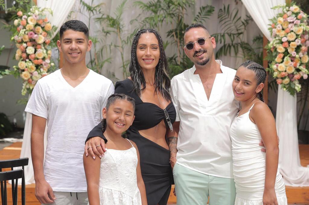 Before the disaster. Nati, the late Shiran and the three children (Photo: Courtesy of the family) לפני האסון. נתי, שירן ז"ל ושלושת הילדים