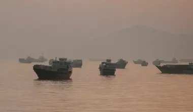 US to press NATO on Strait of Hormuz security as Iran vows decisive response