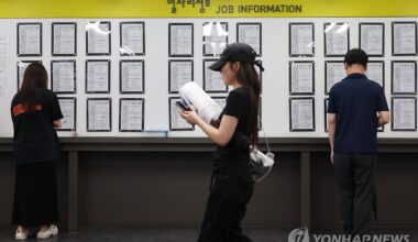 No. of unemployed college graduates hits 5-yr high in Q2