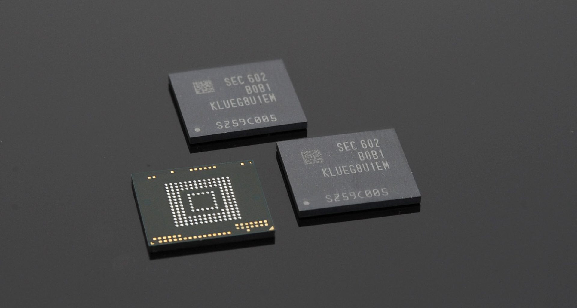 Apple paid more for LPDDR5X RAM than what Samsung originally intended to ask