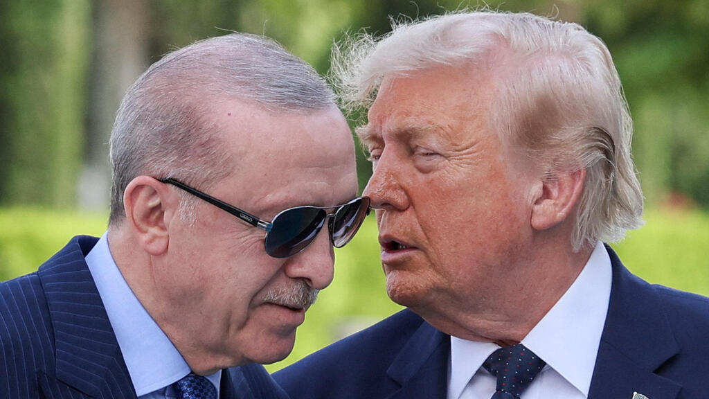 Turkish President Recep Tayyip Erdogan and US President Donald Trump (Photo: REUTERS/Umit Bektas) טראמפ וארדואן בטקס קבלת פנים באנקרה לפני פסגת נאט"ו