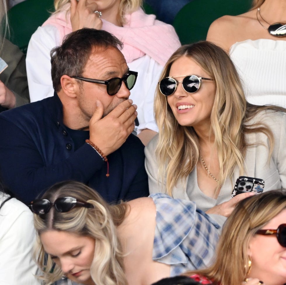 london, england july 04: stephen graham and sienna miller during day six of the 2026 wimbledon tennis championships at the all england lawn tennis and croquet club on july 04, 2026 in london, england. (photo by karwai tang/wireimage)