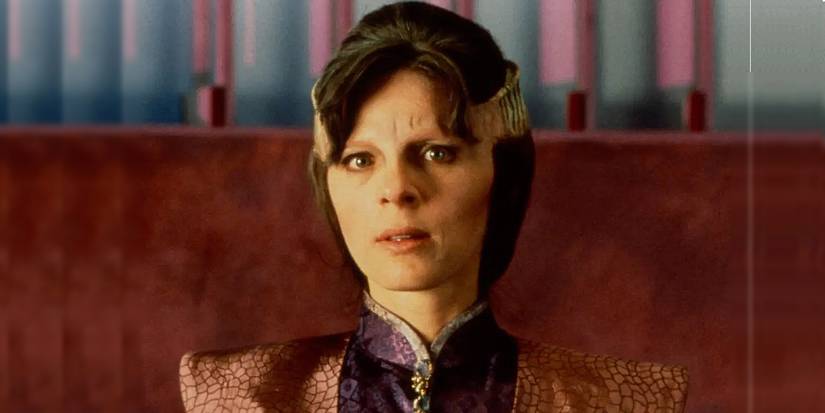 Mira Furlan as Delenn looking perplexed in Babylon 5.