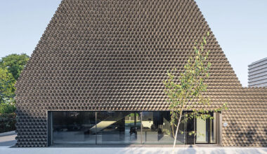 Stacked pipes inspire a pipe company headquarters | News