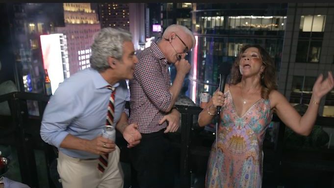 Cheri Oteri as a wedding guest.JPG