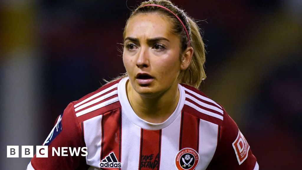 Coach was 'happy' to have Maddy Cusack on team - BBC