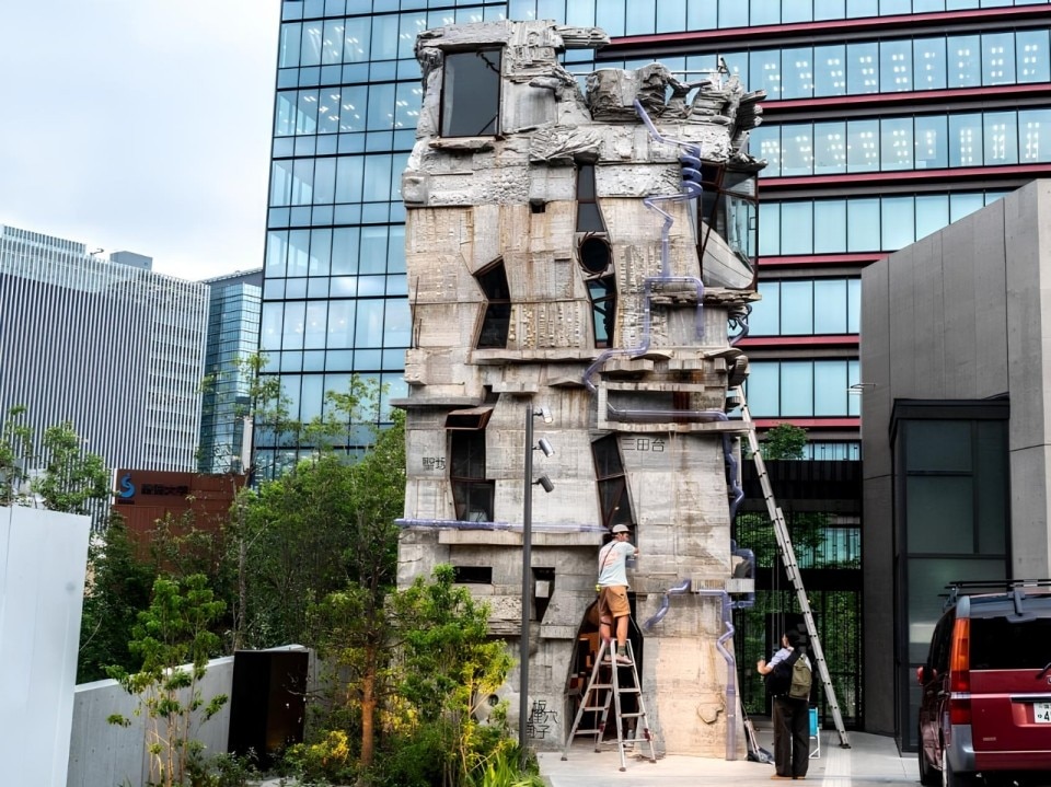 Tokyo’s "Sagrada Família" moved without demolition: The story of the Arimaston Building