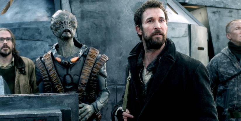 Tom Mason (Noah Wyle) boards an alien ship in 'Falling Skies'