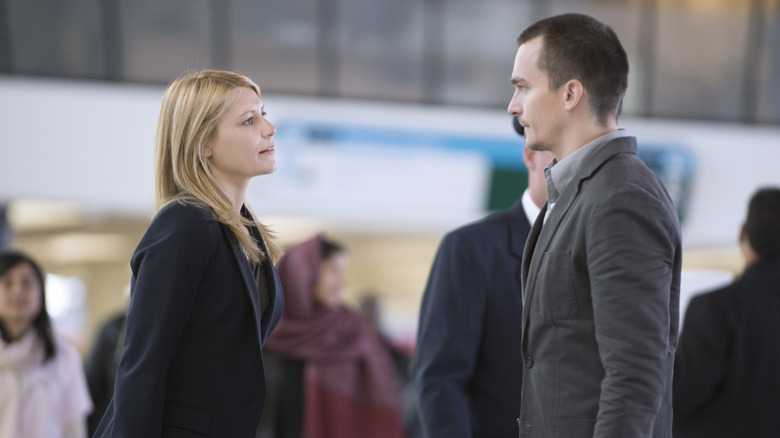 Carrie Mathison talks to Peter Quinn in 