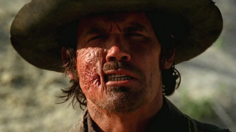 Jonah Hex (Josh Brolin) snarling in Jonah Hex