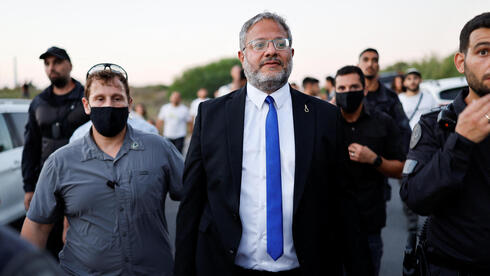 Drone falls near Ben-Gvir’s home in Kiryat Arba, no explosives found