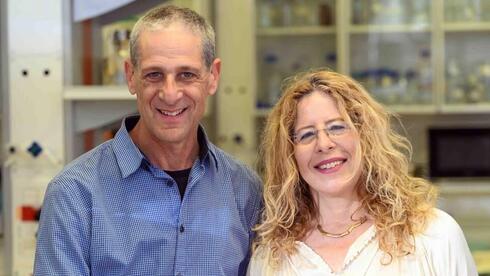 A family dinner led two Israeli scientists to a clue about life’s origins