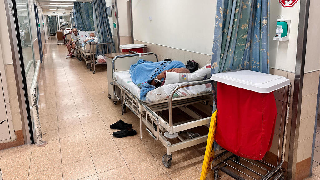 Some 1.5 million people, believe care in general hospitals is not good (Photo: Tal Shahar) עומס ו צפיפות ב חדר מיון ב בית חולים וולפסון ב חולון