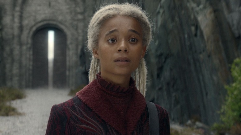Phoebe Campbell as Rhaena looking sad in House of the Dragon