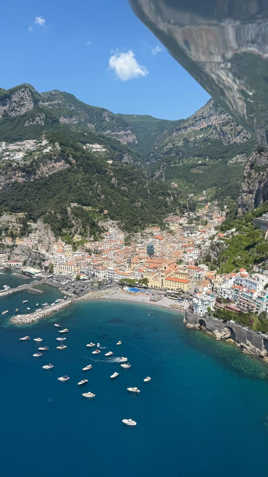 Flying over Amalfi (Photo: Nir Levy) טסים מעל אמאלפי