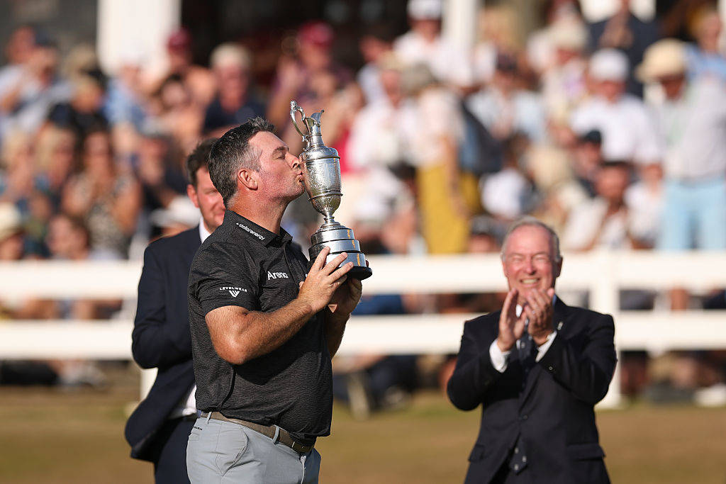 Ryan Fox kisses the Claret Jug