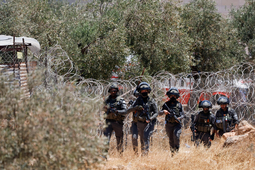 Border Police forces operating in the West Bank (Photo: Mohammed Torokman/Reuters) אל-מוע'ייר מועייר ליד רמאללה כוחות צה"ל מג"ב