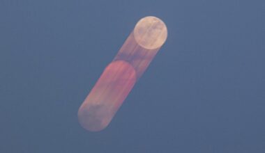 The Strawberry Moon like you've never seen it before. Photographer uses clever trick to show full Moon drifting across the sky