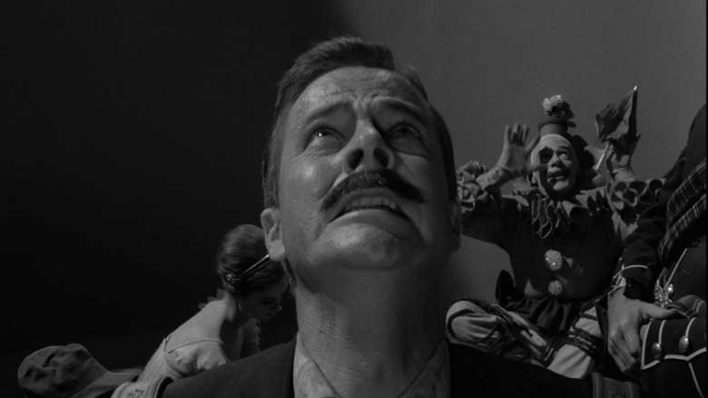 The Major (William Windom) stares toward an exit in The Twilight Zone episode Five Characters in Search of an Exit