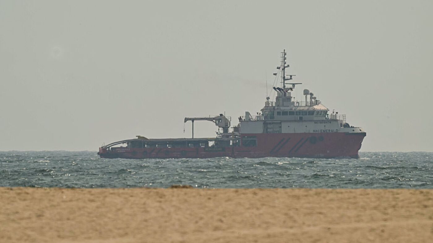 Trump drops Hormuz ship toll but pushes ahead Iran blockade : NPR