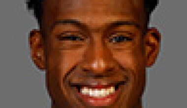 Olivier-Maxence Prosper knocks down four triples