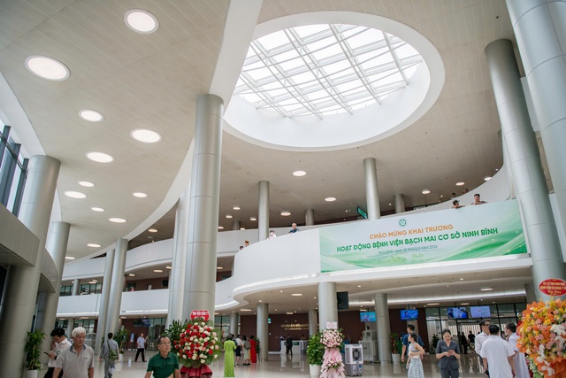 Vietnam targets bigger share of global medical tourism as hospitals expand int'l services- Ảnh 2.