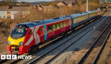 Bank Holiday rail journeys delayed in Midlands by engineering work - BBC