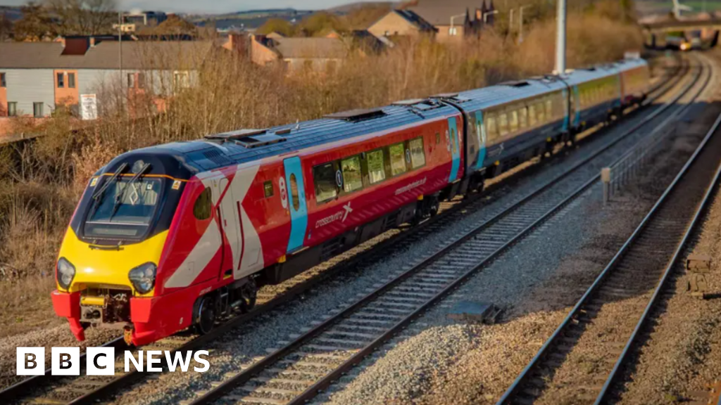 Bank Holiday rail journeys delayed in Midlands by engineering work - BBC