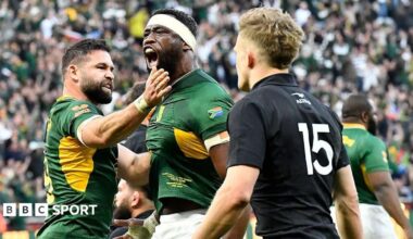 Siya Kolisi celebrating