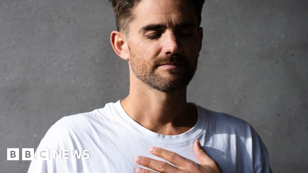 How one of the 'most powerful hacks' to control stress actually works - BBC