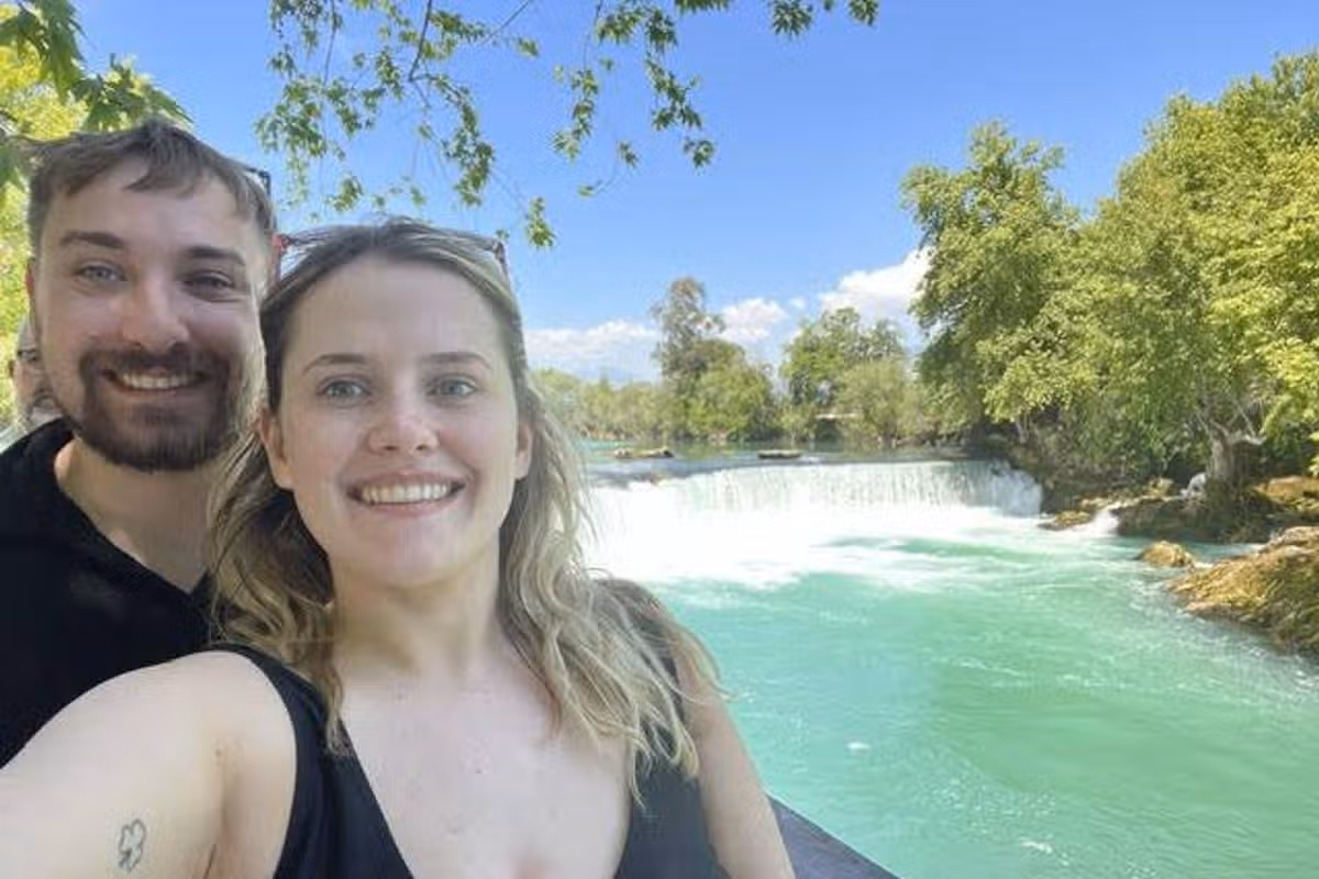 Caoimhe Jennings and her husband, Ollie