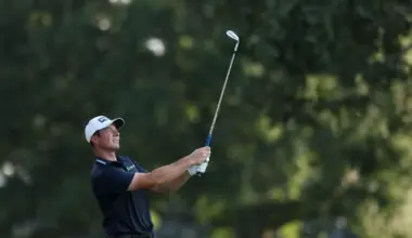 Viktor Hovland leads the Tour Championship by one stroke, ahead of Ryan Gerard.