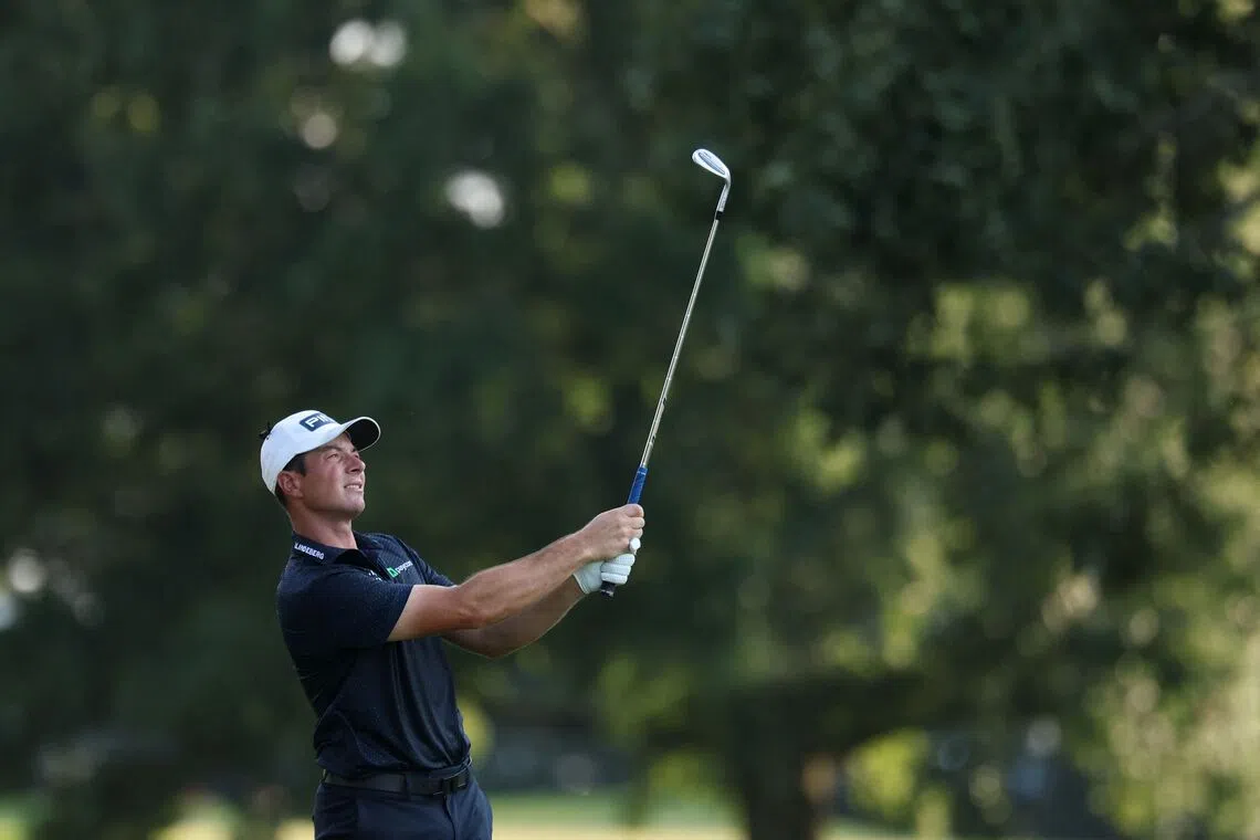 Viktor Hovland leads the Tour Championship by one stroke, ahead of Ryan Gerard.