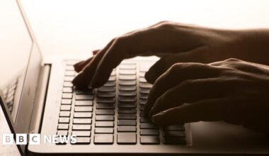 Project equips Tech Town jobseekers with AI skills - BBC