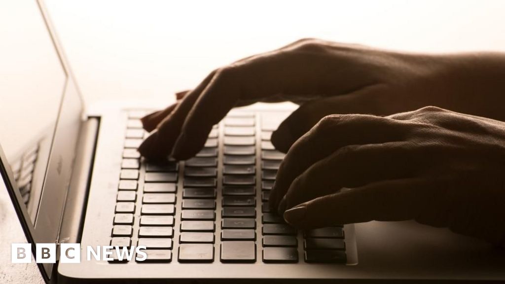 Project equips Tech Town jobseekers with AI skills - BBC