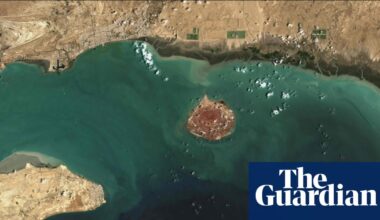 US strikes Iranian launchers in strait of Hormuz, sparking reprisal attack on airbases in Jordan | US-Israel war on Iran