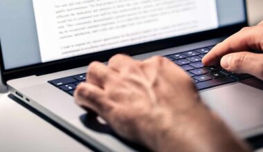 Literary agents react to major crime book deal that collapsed over suspected AI use