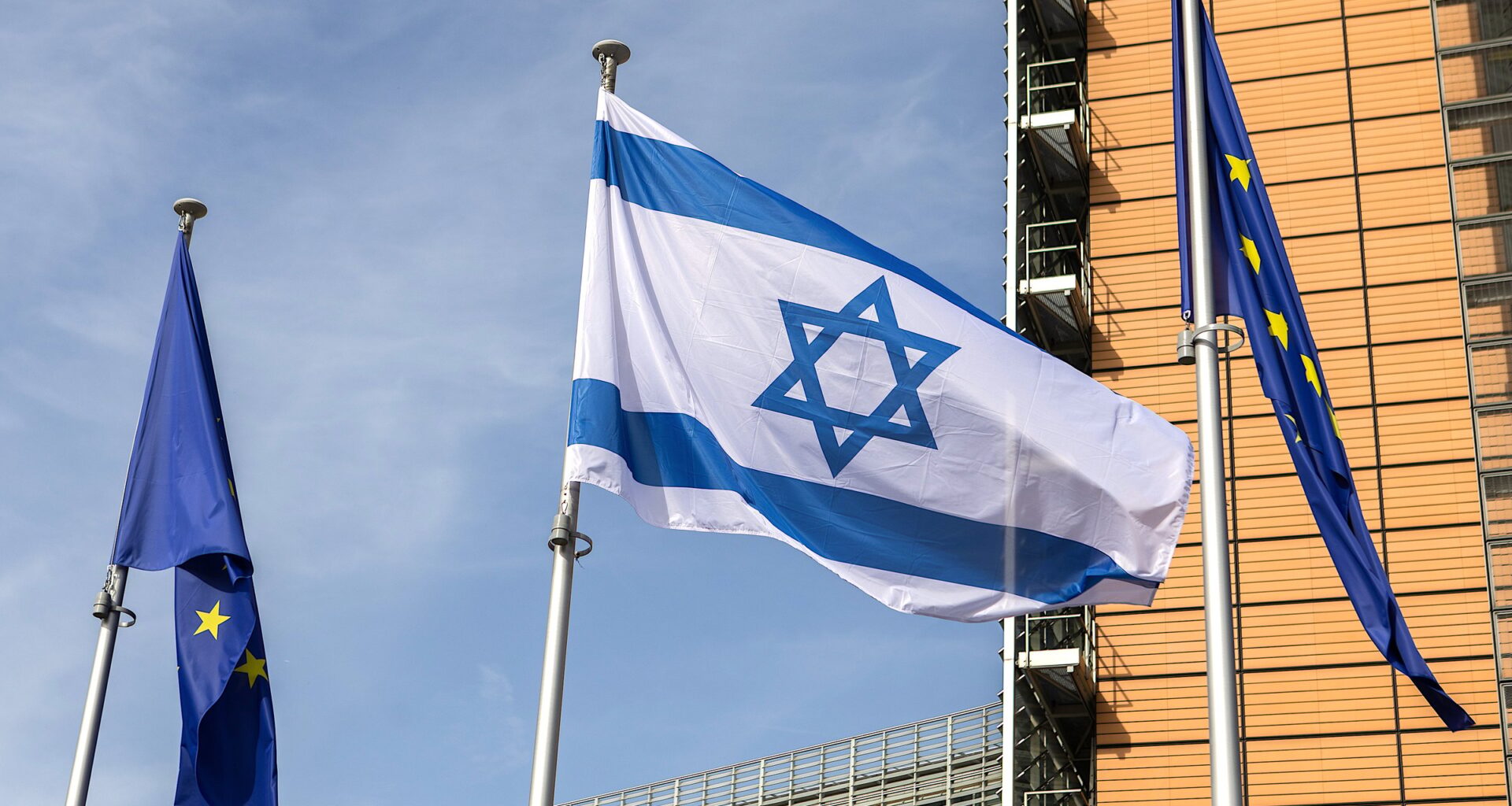 Israeli flag outside EU Commission HQ in Brussels, following Hamas' attack on Israel in 2023 <a target="_blank">(Photo: EU Commission)</a>