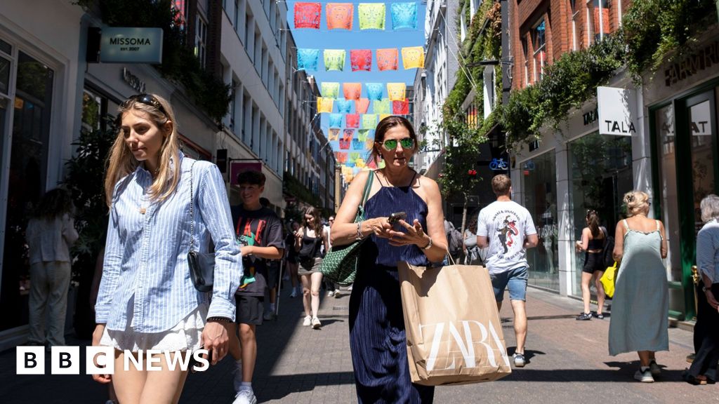 UK economy grows but experts warn of challenging months ahead - BBC