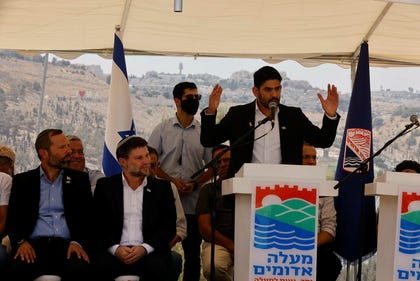 מסיבת עיתונאים שנערכה במעלה אדומים לקראת אישור תכנית E1, בשבוע שעבר
