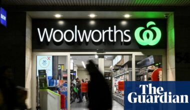 Woolworths posts $1.14bn profit in cost-of-living crisis – but CEO says it’s not thanks to rising shelf prices | Woolworths