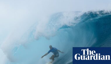 Kelly Slater, 54, rolls back years with near-perfect surf in monster Tahiti swell | Surfing