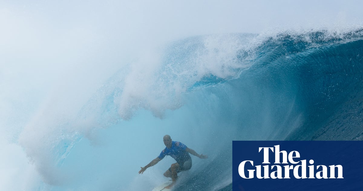 Kelly Slater, 54, rolls back years with near-perfect surf in monster Tahiti swell | Surfing