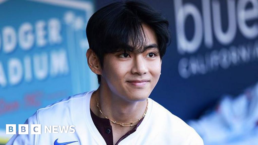 BTS star V reveals hearing loss battle during livestream - BBC