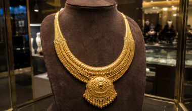 Gold Falls 0.7% Even as Fed Hike Odds Drop to 36%, Keeping the Bull Case Intact - Article