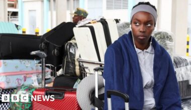 JKIA strike: Passengers stranded as strike disrupts flights at Kenya's main airport - BBC