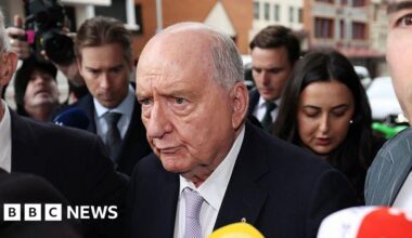 Alan Jones: Top Australian radio host groped two men as they drove, court hears - BBC