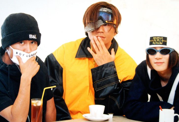 Yang Hyun-suk, center, and co-members of Seo Taiji and Boys / Korea Times file